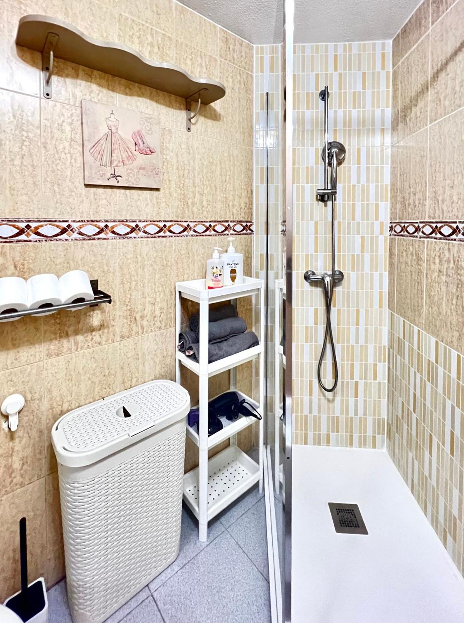 Renovated Cosy Studio 350 M Playa Del Cura, With Official Touristic License Torrevieja Ngoại thất bức ảnh